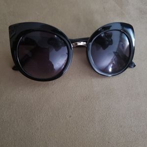 Black sunglasses